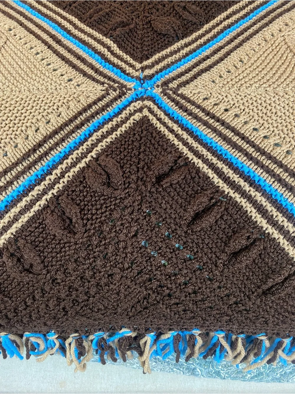 Vintage 79s handmade knit Afghan blanket brown blue raised leaf Counterpane